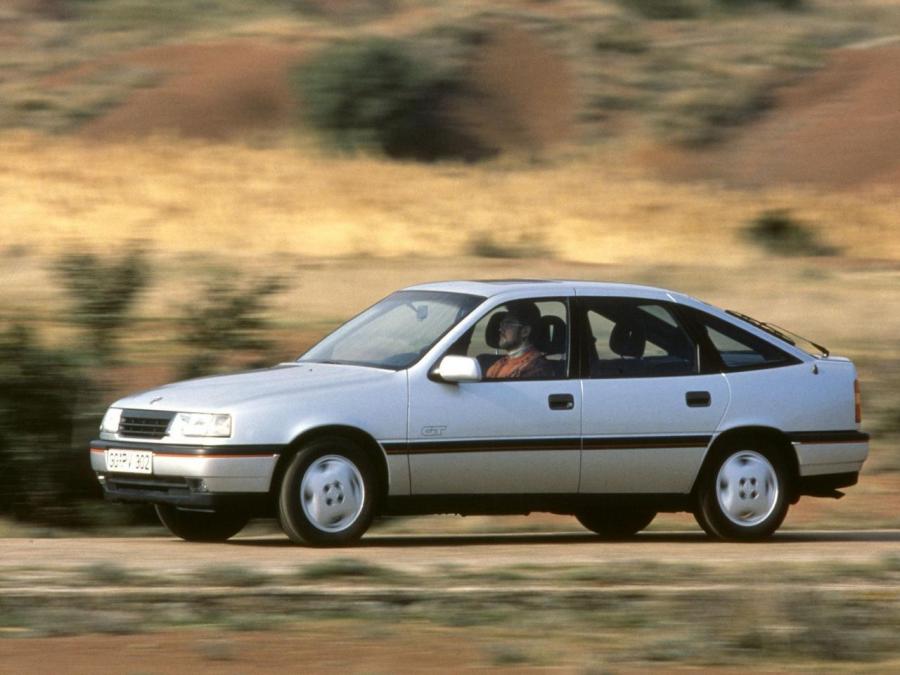  Opel Vectra GT Hatchback 1988 года  (фото 4 из 7)